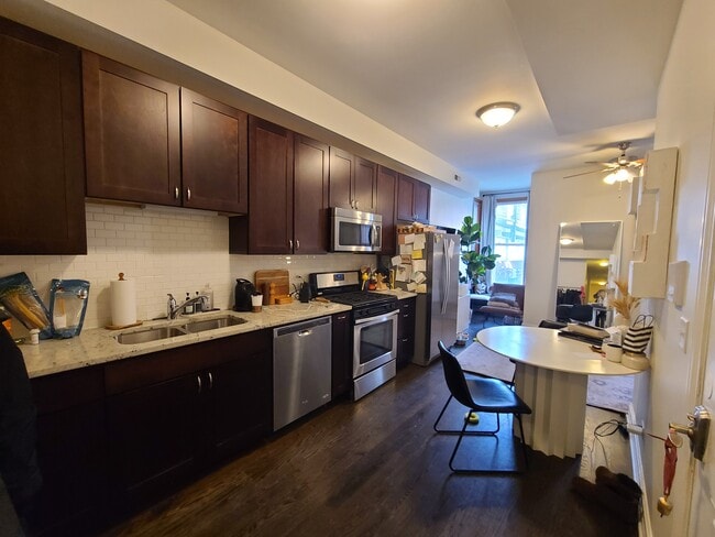 Photo - 939 W Armitage Ave Unit #B