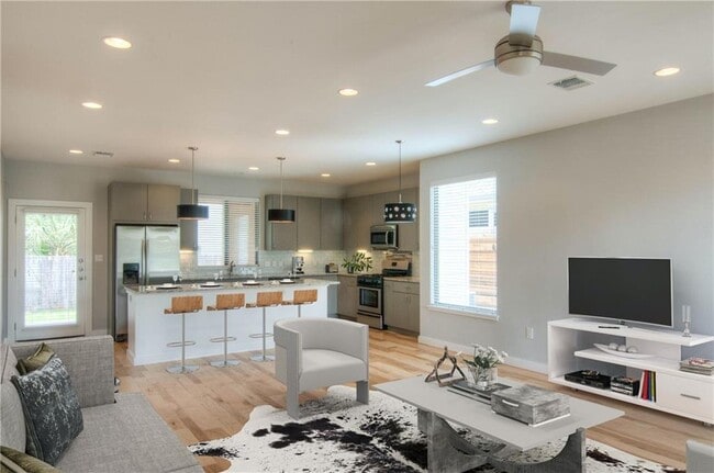 Photo - 4303 Red River St