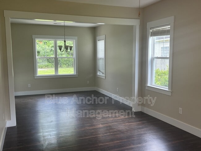 Photo - 153 Leeward Ln