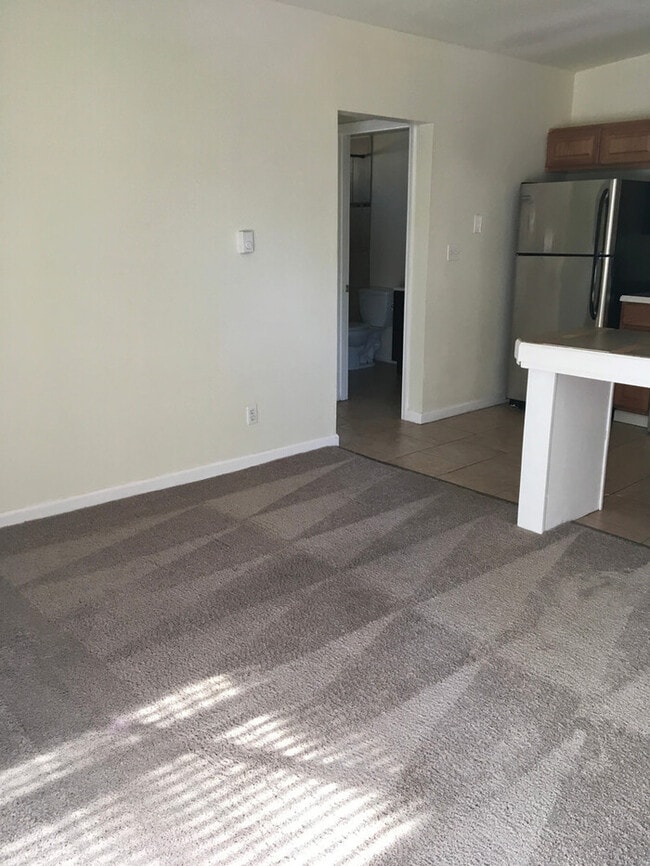 Photo - Spanaway 1bdr 1bath w/ off street park & short distance to Spanaway Lake
