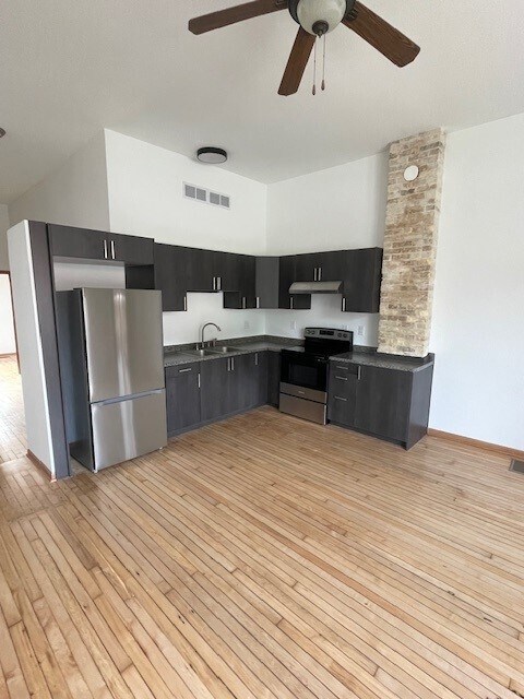 Kitchen - 115 N Washington St Apartments Unit 115 N Washington Lower