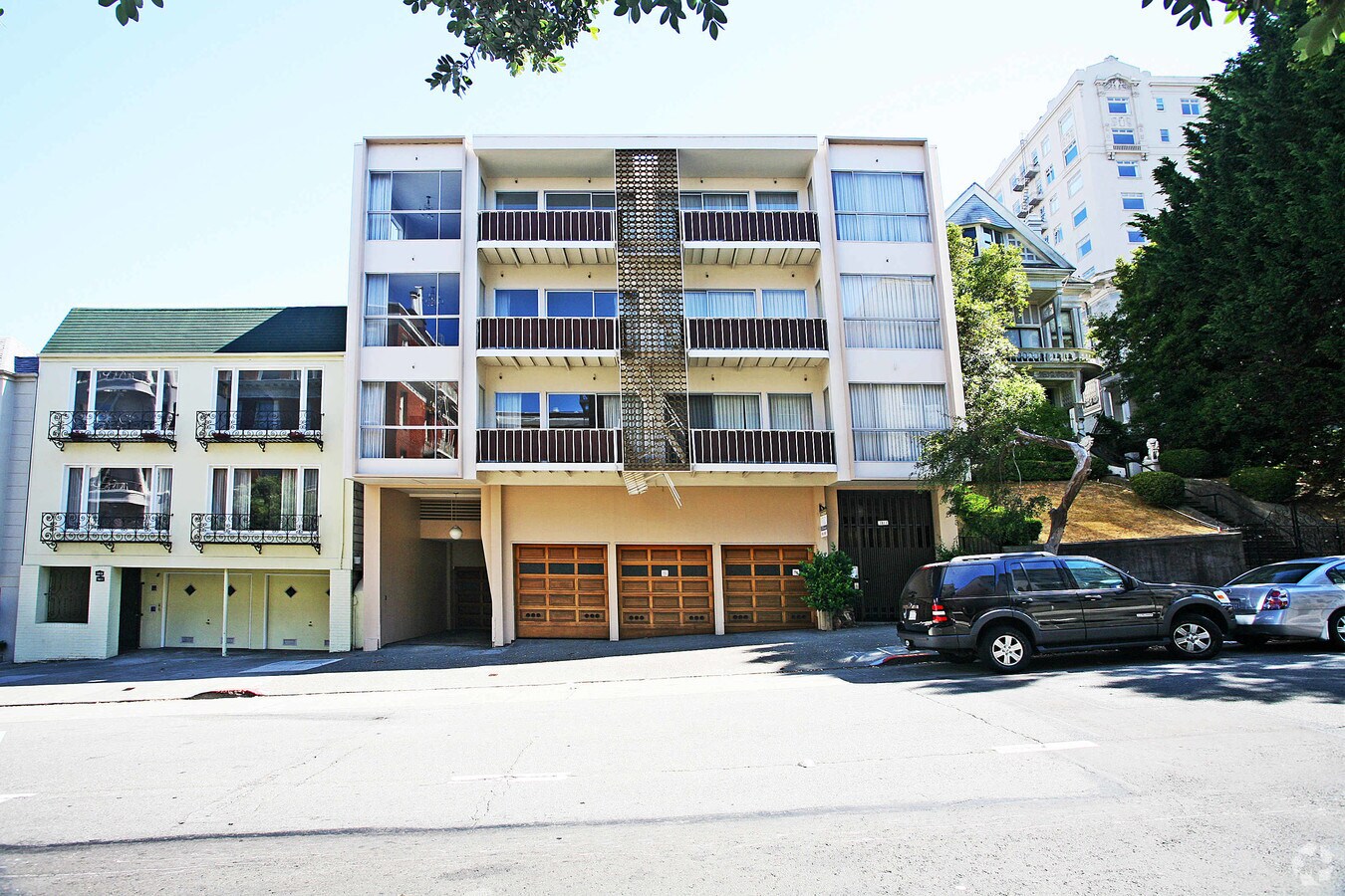 Photo - 1817 Jackson St Apartments