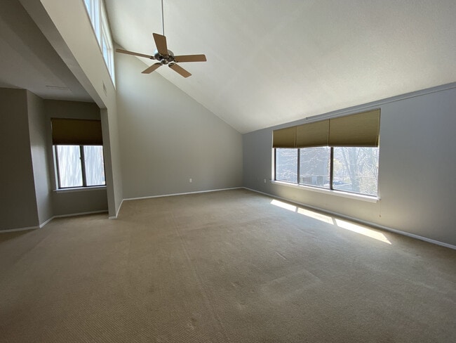 Photo - 7 Redwood Ln