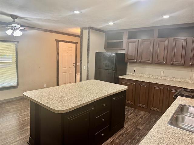 Photo - 934 Tiffany St