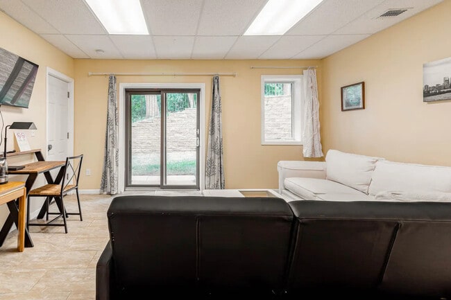 Sala de estar - 24 Torbert Rd