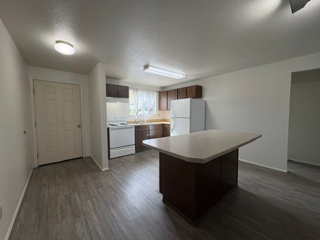 Photo - 680 D St Unit Apt A