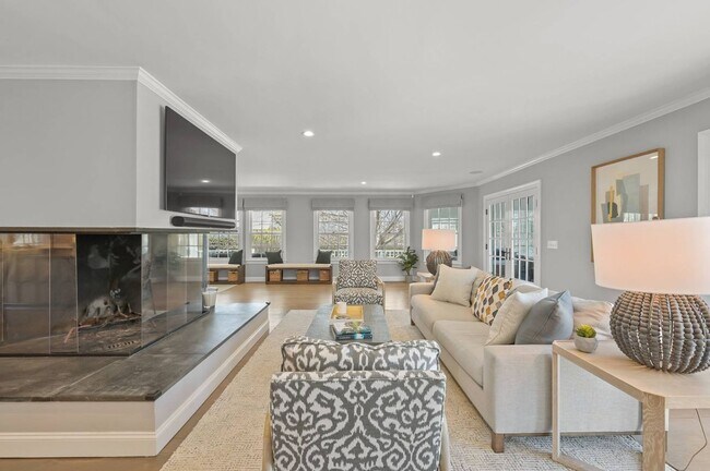 Photo - 245 Oneck Ln