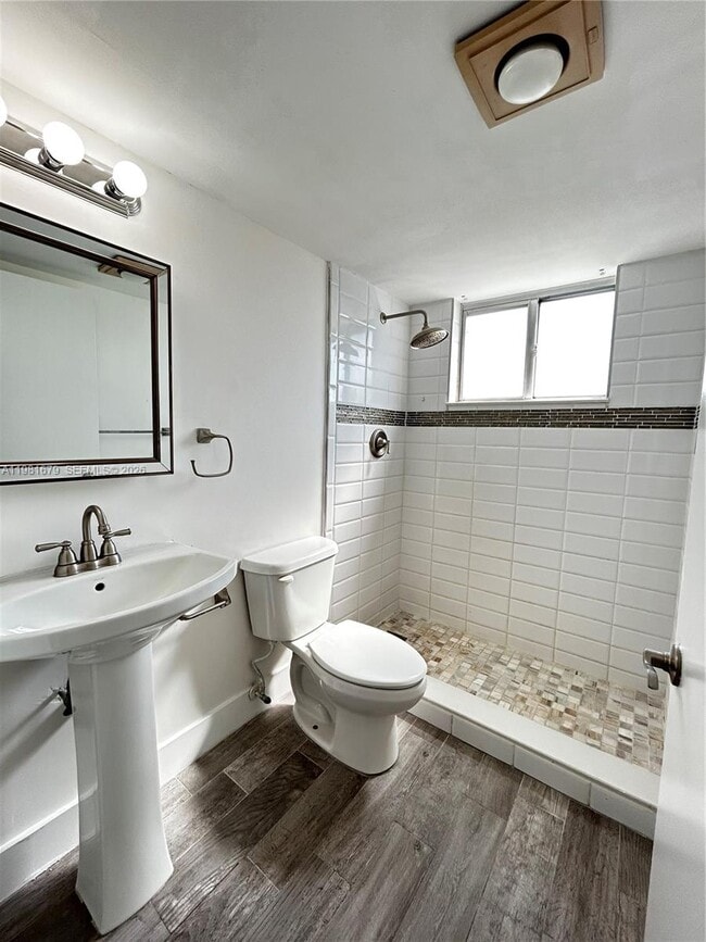 Photo - 1700 NW N River Dr Unit 909