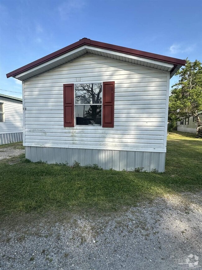 Building Photo - 5675 Saufley Field Rd Rental