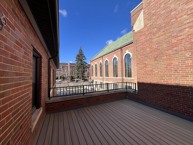 Photo - 160 Seabury St Unit 10