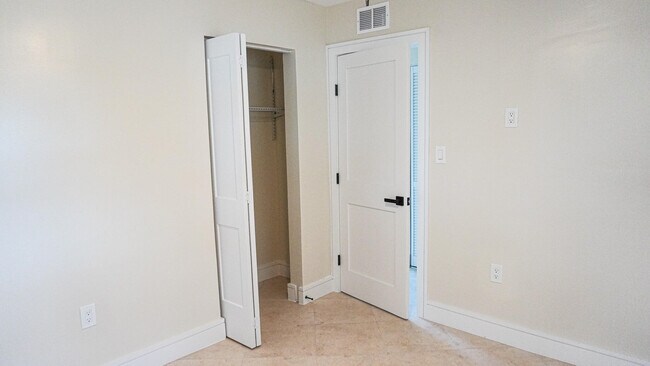 Photo - 1502 Ave I