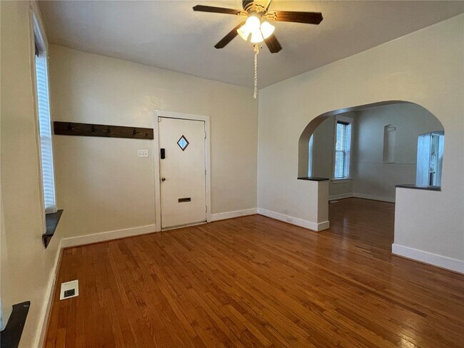 Photo - 4344 Connecticut St