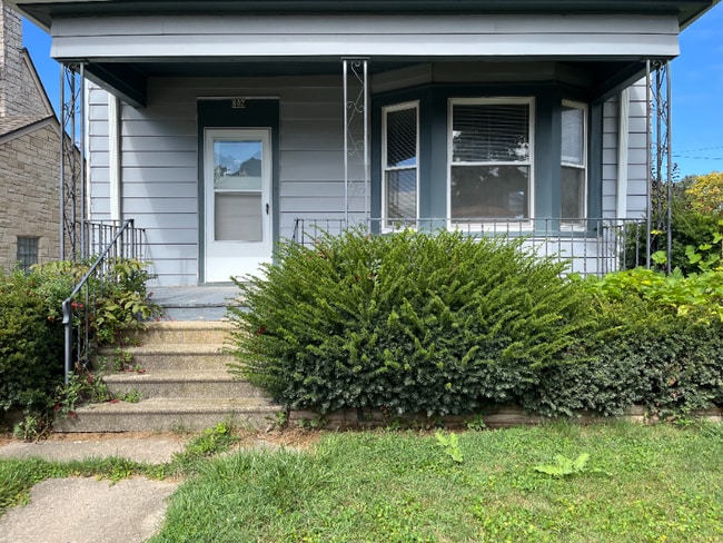 Building Photo - 602 Michigan Ave Unit duplex lower Rental