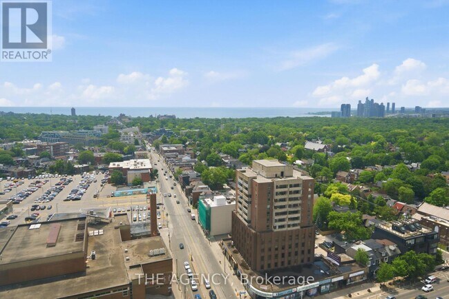 Photo - 2350 Dundas St W Unit 2511A