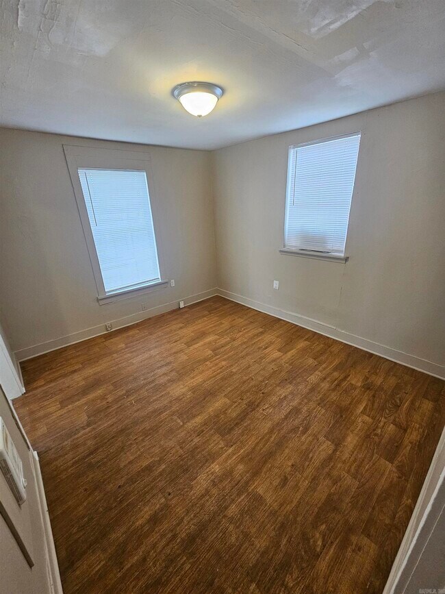 Photo - 916 N Poplar St Townhome