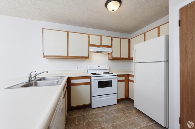 2BR, 1BA - 1,074SF - Kitchen