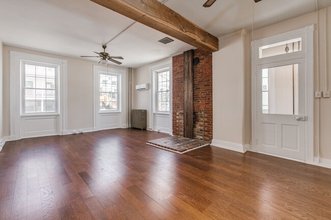 Building Photo - 308 W Main St Unit M