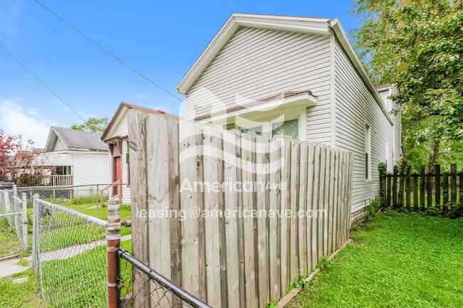 Photo - 2208 Lytle St