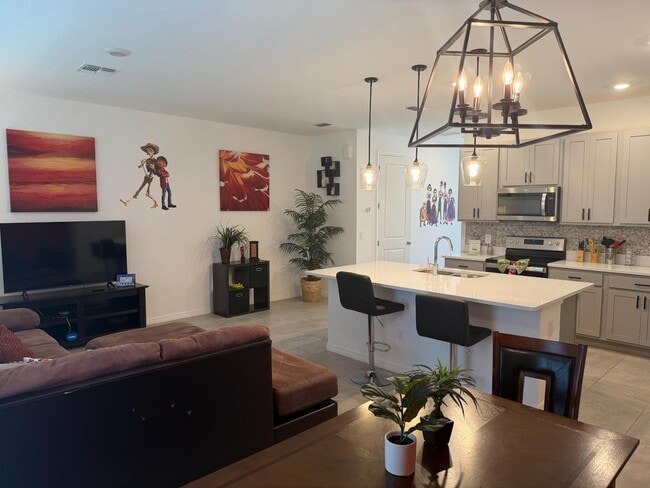 Photo - 1553 Discovery St