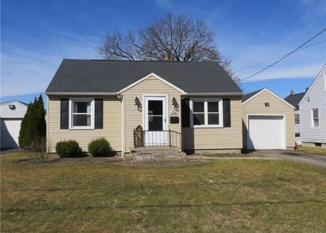 Charming Cap Cod - 35 Grimm Heights Ave Casa
