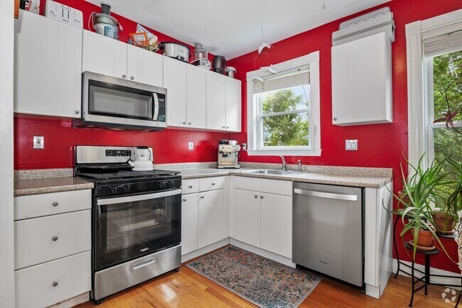 Building Photo - 4 Marlou Ter Unit 3 Rental