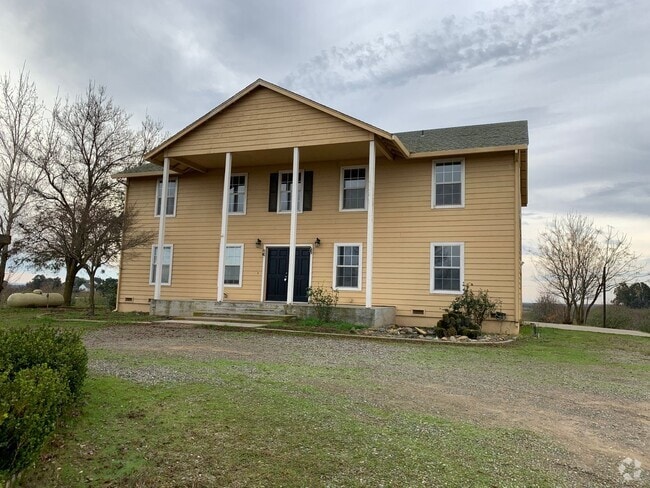Building Photo - Country Hilltop Beauty Rental