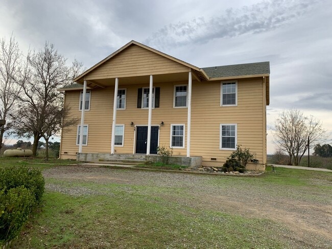 Building Photo - Country Hilltop Beauty Rental