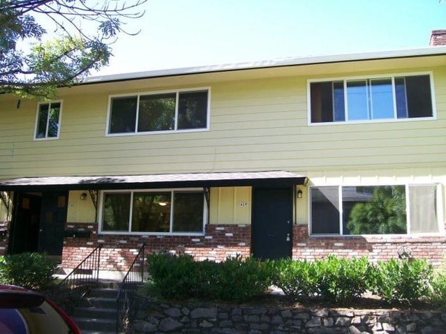 1427 NE Hancock - 1427 NE Hancock St Unit 4