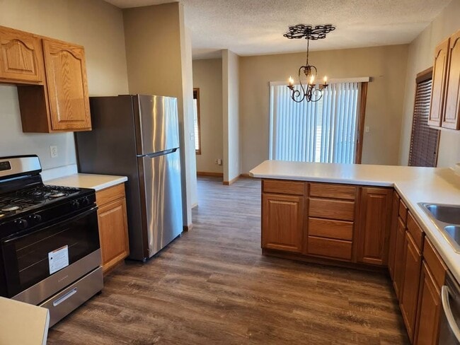 Building Photo - 825-827 Gohres St Unit 825