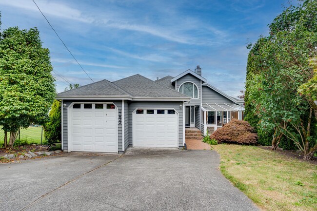 17822 SE 40th Pl Bellevue, WA 98008 $5,680... - 17822 SE 40th Pl Bellevue, WA 98008 $5,680... House