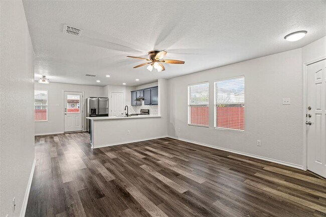 Photo - 206 Wells Bend