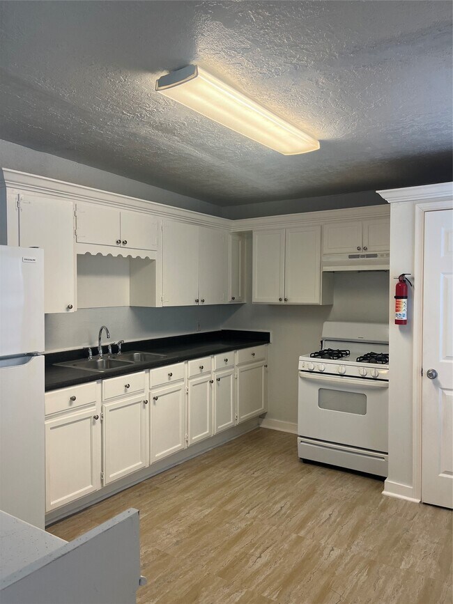 Photo - 5537 Bataan Rd