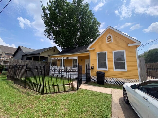 Photo - 1517 Summer St