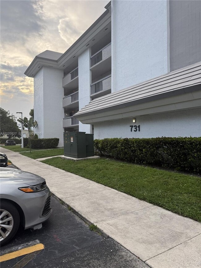 Photo - 731 N Pine Island Rd Unit 401