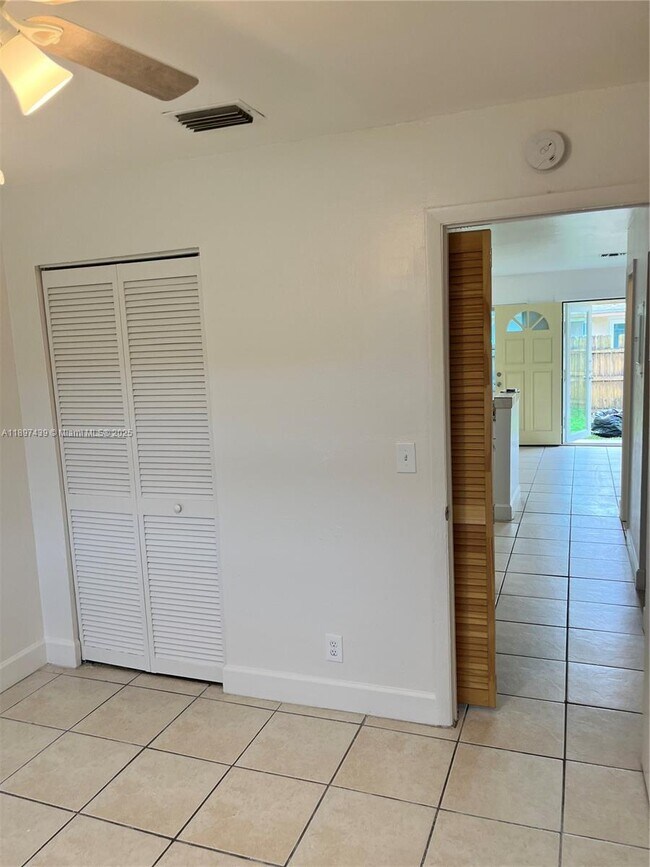 Photo - 4601 SW 32nd Ave Unit A1