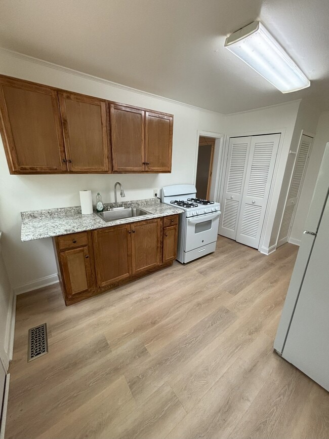 Photo - 3263 Wheeler St