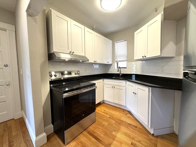 Building Photo - 8 Langmaid Ave Unit 12 Rental