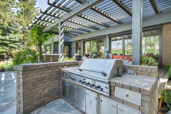 Photo - LAKEFRONT LUXURY ON LAKE STANLEY | FULLY FURNISHED + UTILITIES INCLUDED IN GUARDED LAKERIDGE SHORES