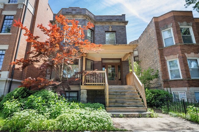 Building Photo - 1263 W Foster Ave Unit 2