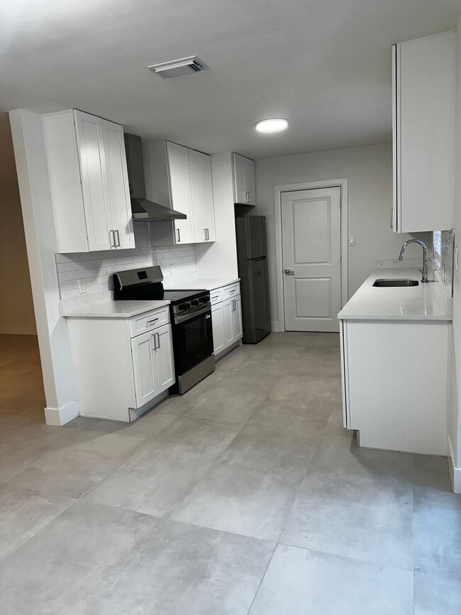 Building Photo - 3 Bedroom , 2 Bath in Orlando! Rental