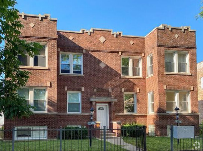 Building Photo - 1332 E 72nd Pl Rental