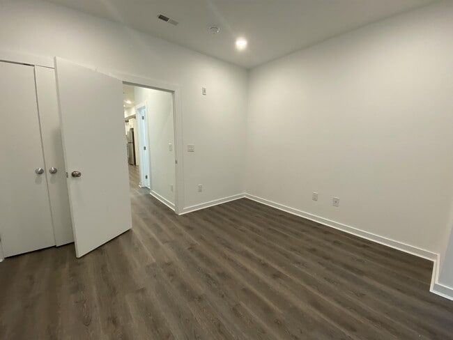 Photo - 4936 W Thompson St Unit 2
