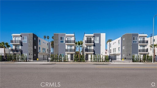 Building Photo - 2729 S La Brea Ave Rental