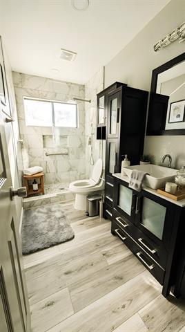 Photo - 2204 Crestmeadow St