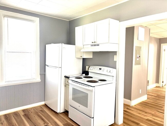 Photo - 201 W 5th St