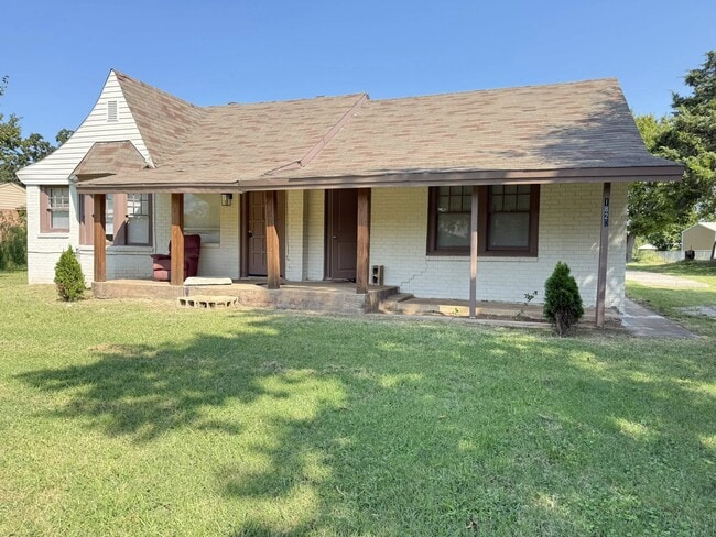 Building Photo - 1820 Overholser Dr Unit A Rental