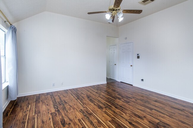 Photo - 6218 Summerville Ln