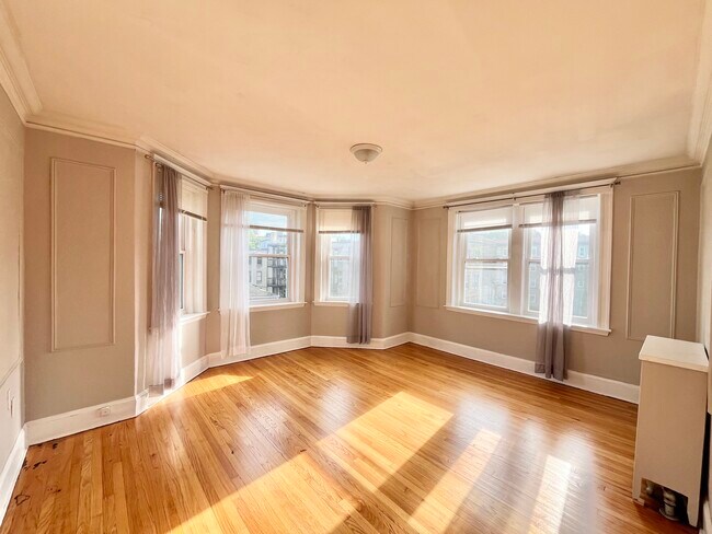 Photo - 129 Chiswick Rd Unit 13