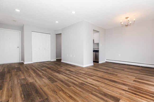 Photo - Chestnut Lake