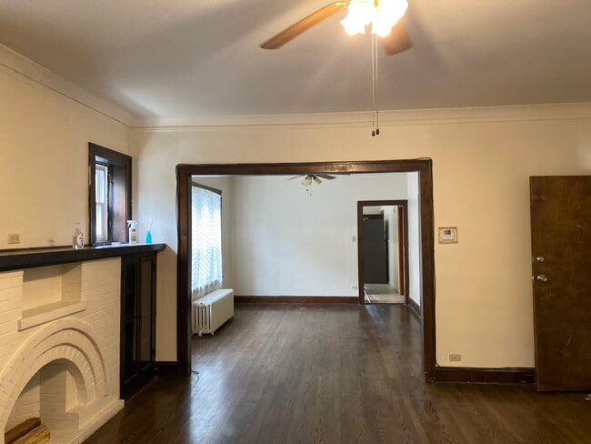 Building Photo - 10226 S Charles St Unit 1